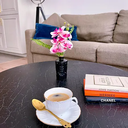 Grand Appartement Clichy Exterior photo