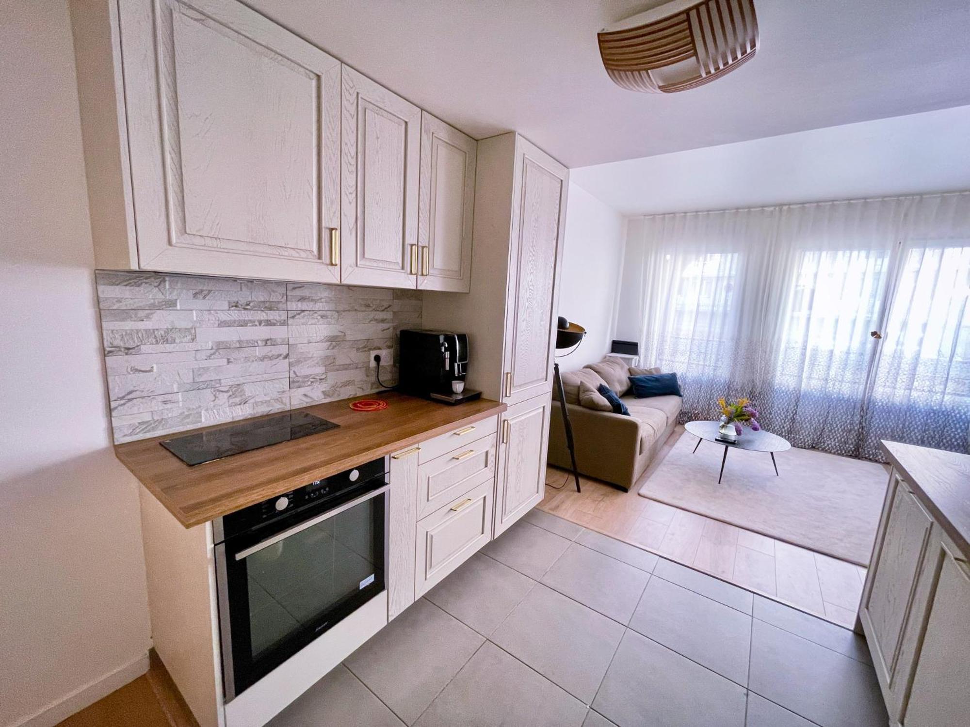 Grand Apartment Clichy